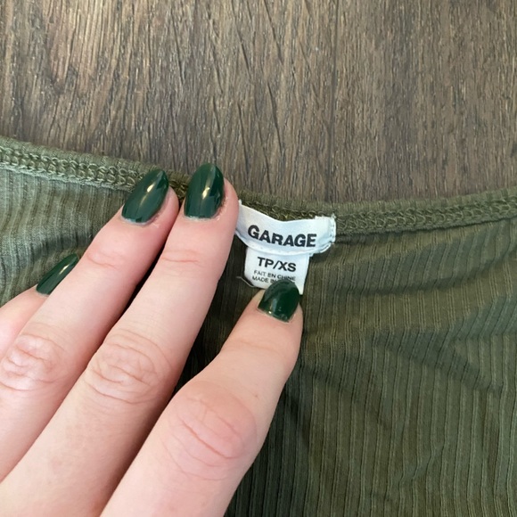 Garage green long sleeve cropped low cut front - Picture 3 of 4